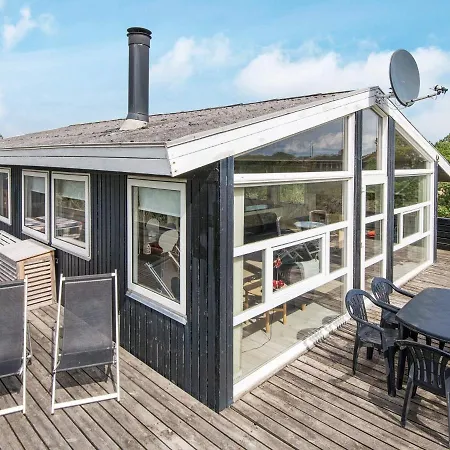 Three-bedroom Holiday In 8 Fanø