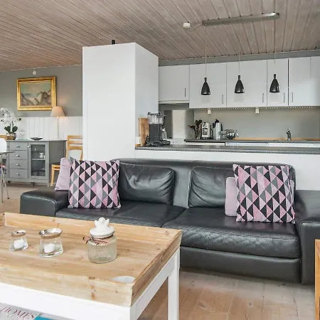 Сasa de vacaciones Three-bedroom Holiday In 8 *